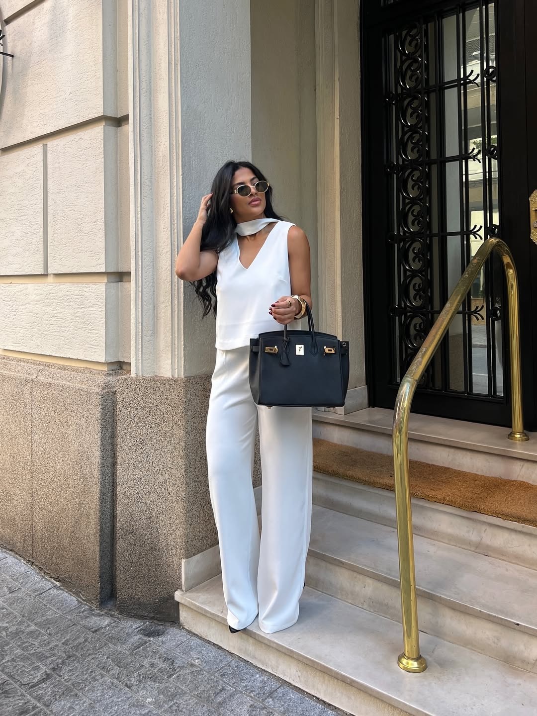 Cliente usando bolsa Emma Leblanc